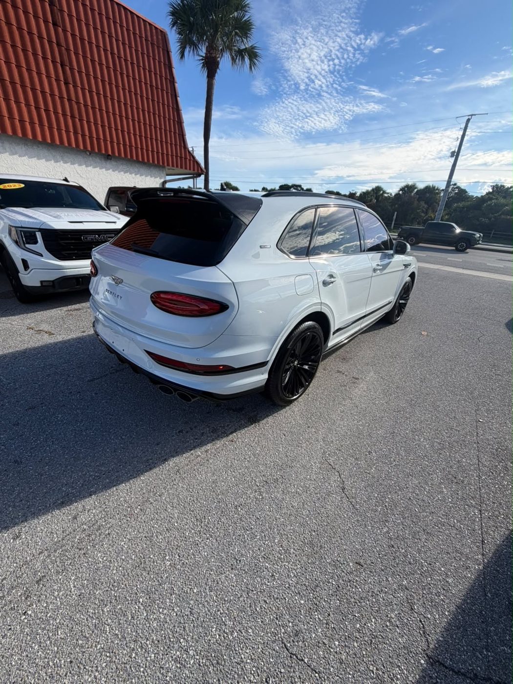 Bentley Bentayga exterior