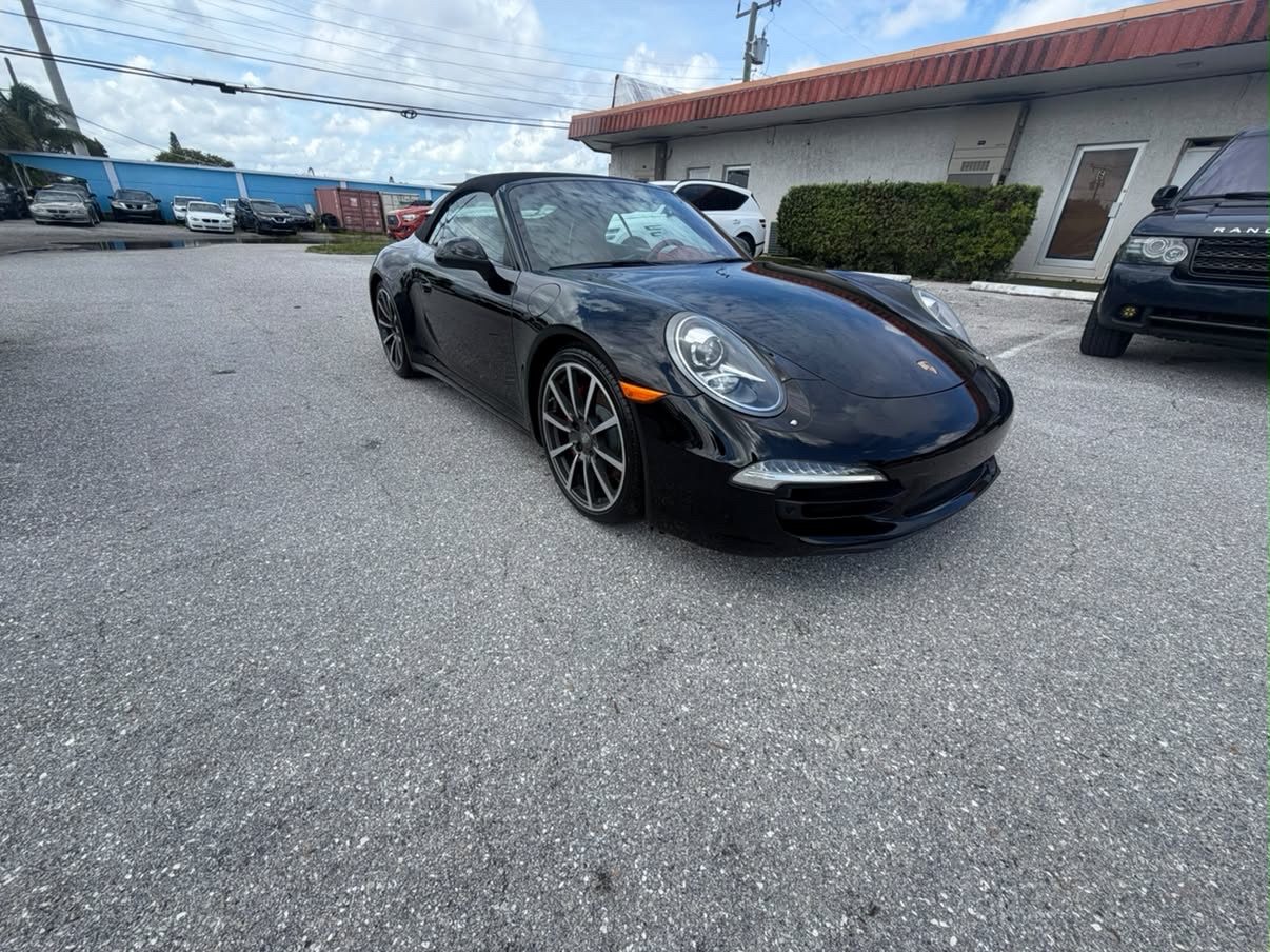 Porsche 911 black finish